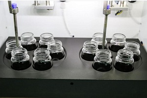 Испытательный блок и бутыли для образцов